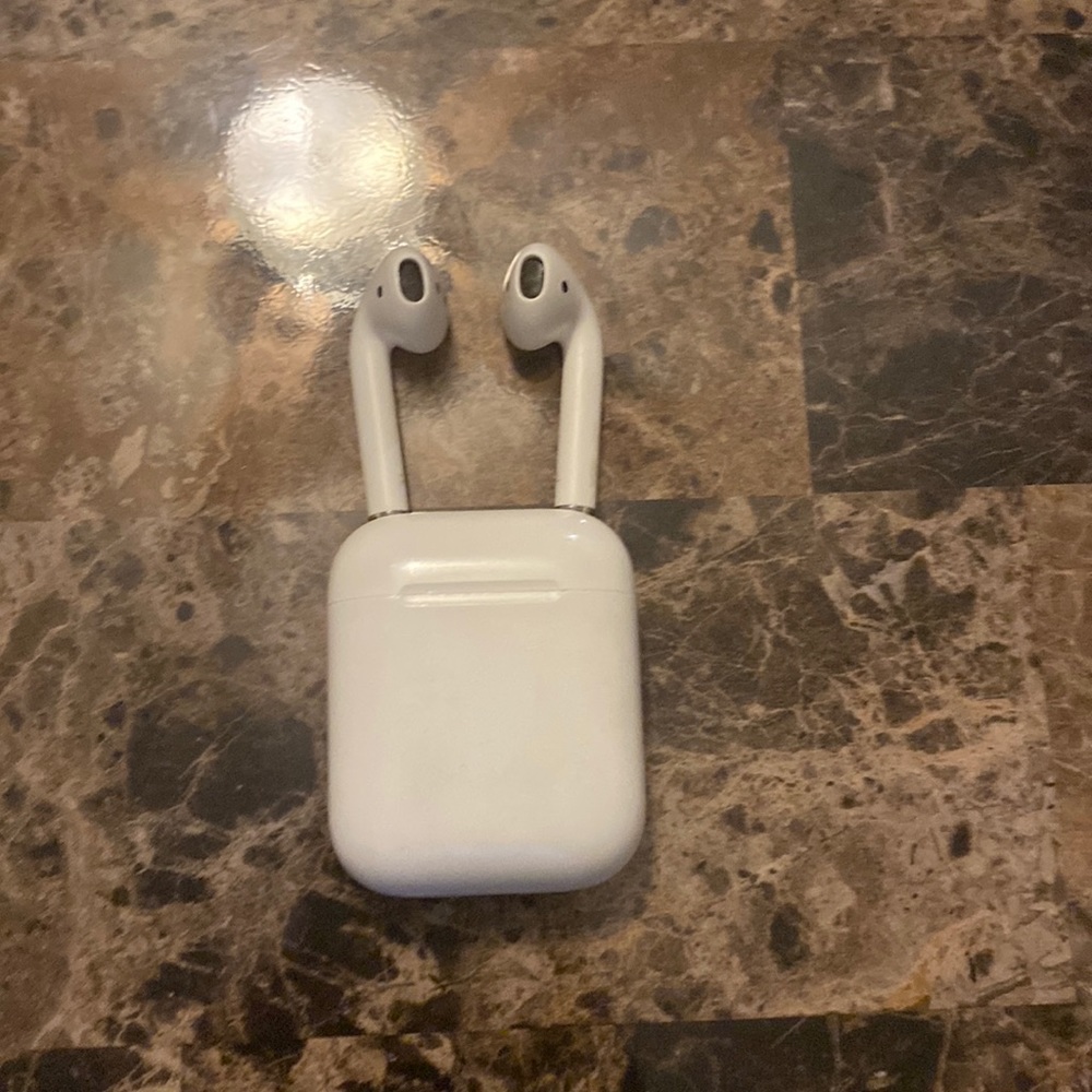 Airpods 1st generation